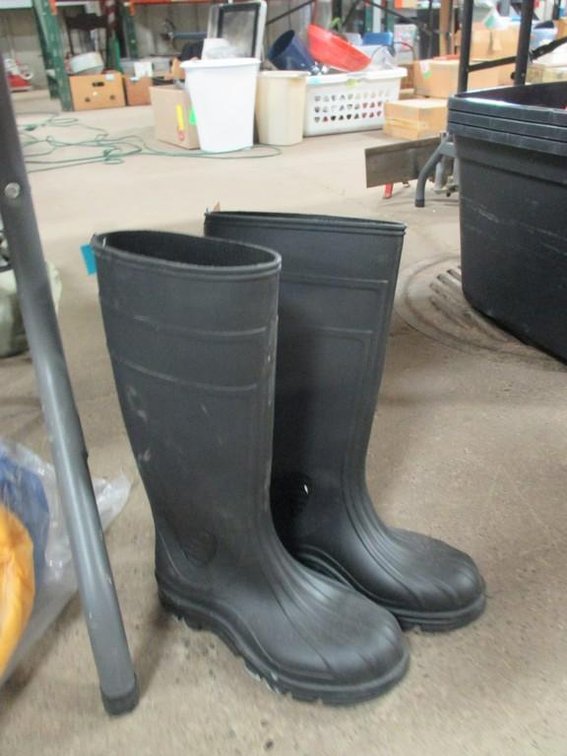 16" Rubber waterproof boots