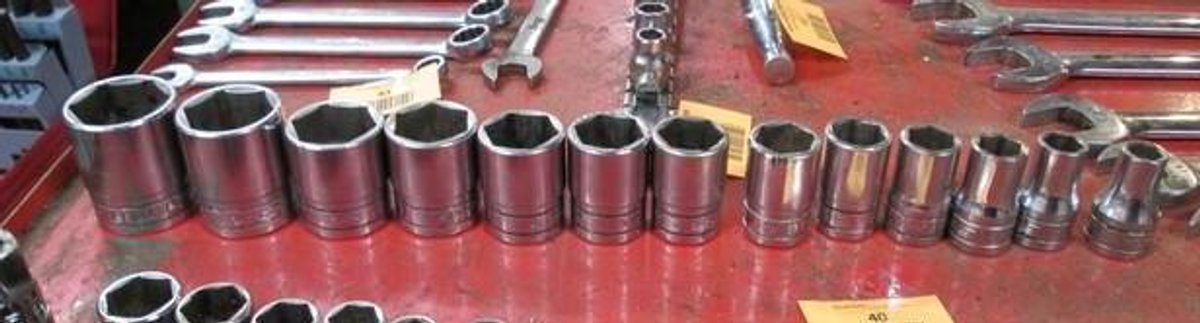Snap-On 13-piece SAE socket set