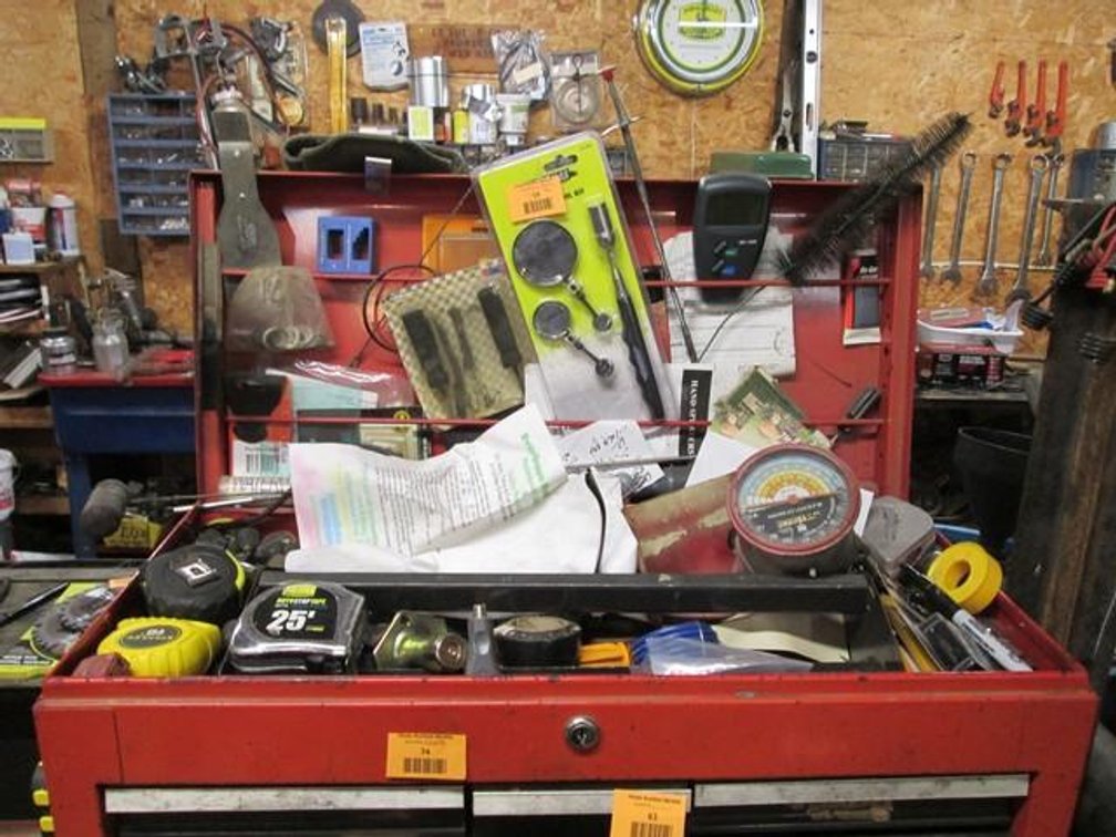 Contents in top of tool chest