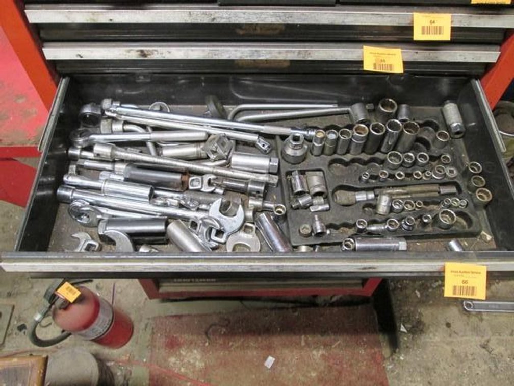 Drawer of sockets