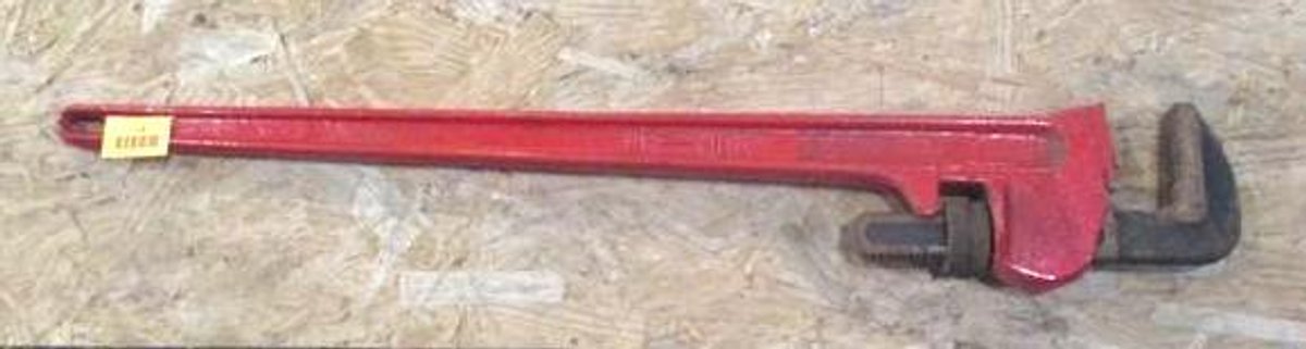 Large pipe wrench