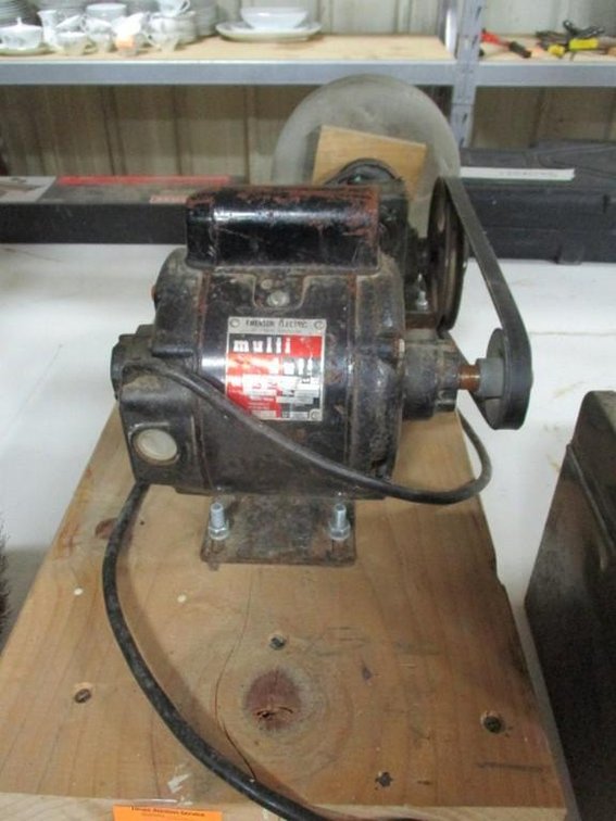 Electric bench grinder