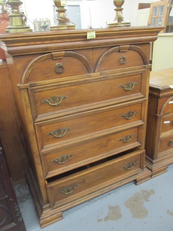 Bassett oak 5-drawer dresser