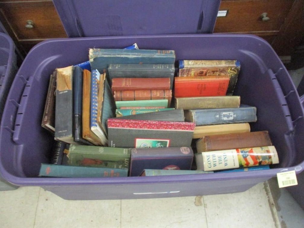 Tote of books