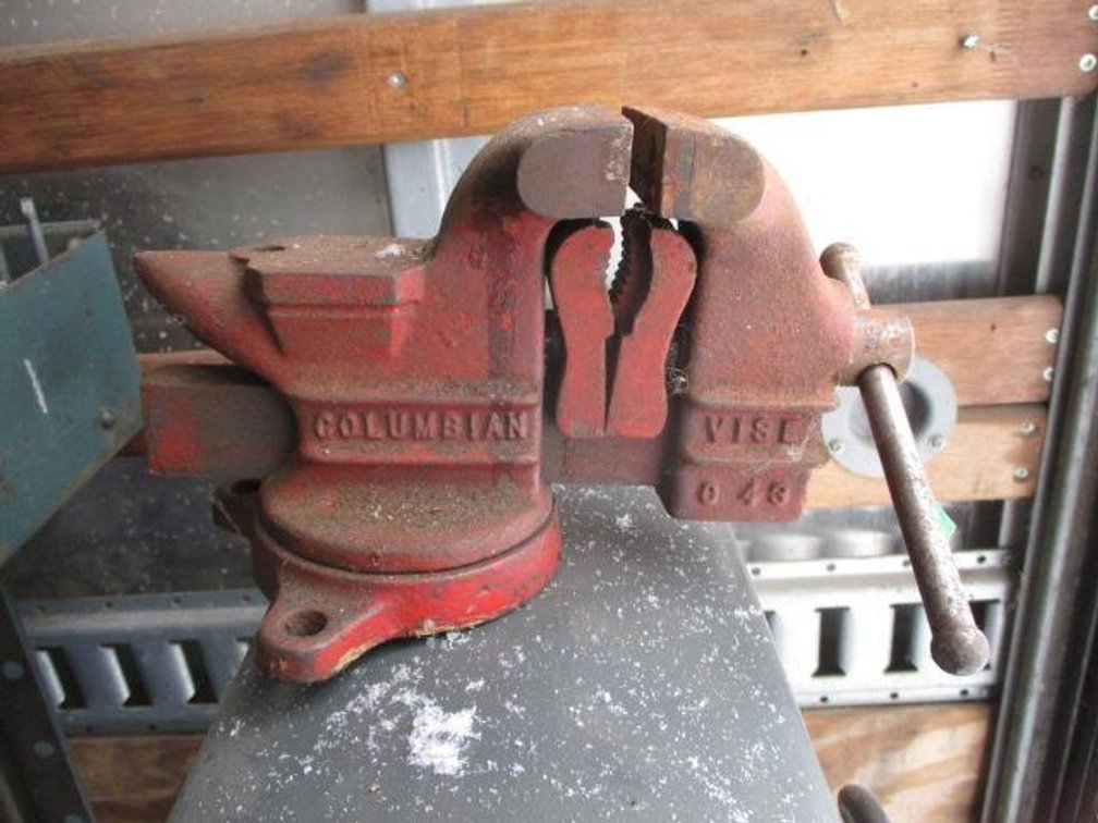 Columbian bench vise