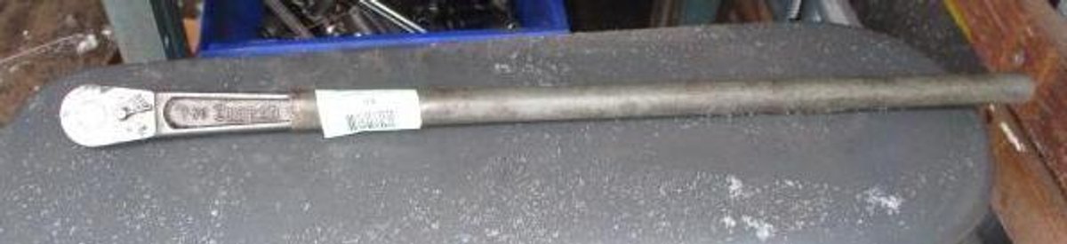 Snap-On 3/8" drive ratchet on pipe