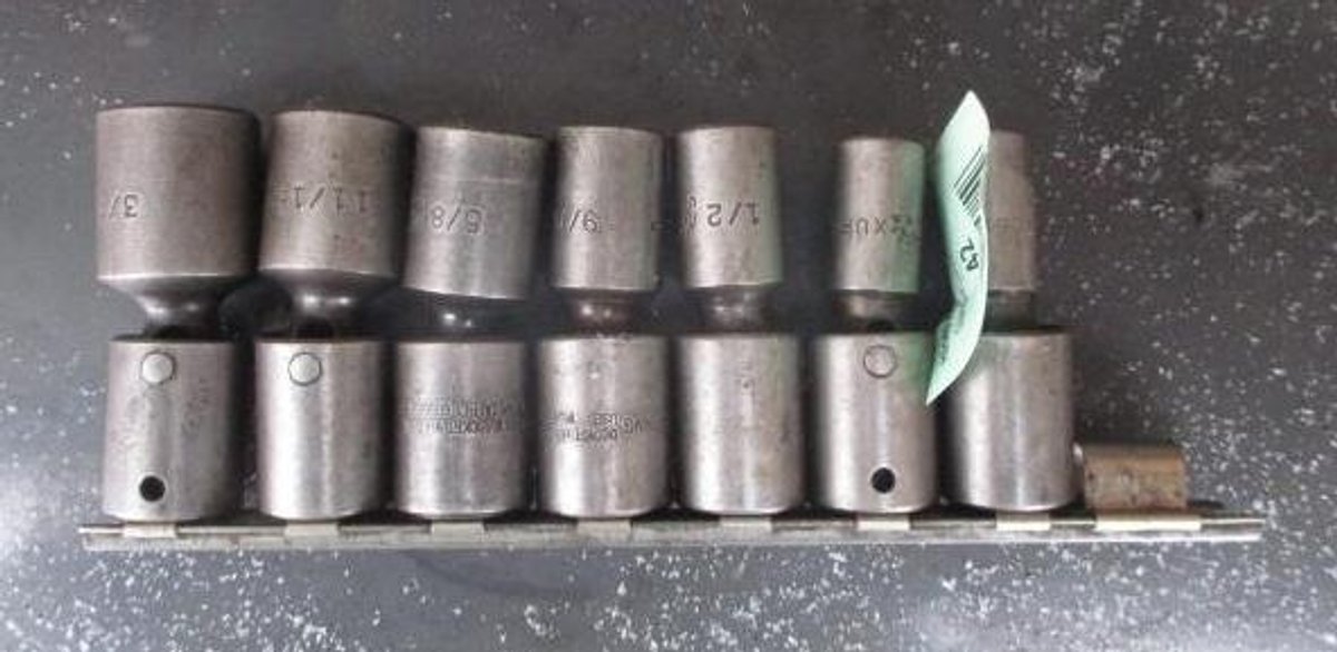 Set of 1/2" drives Mac SAE impact swivel sockets