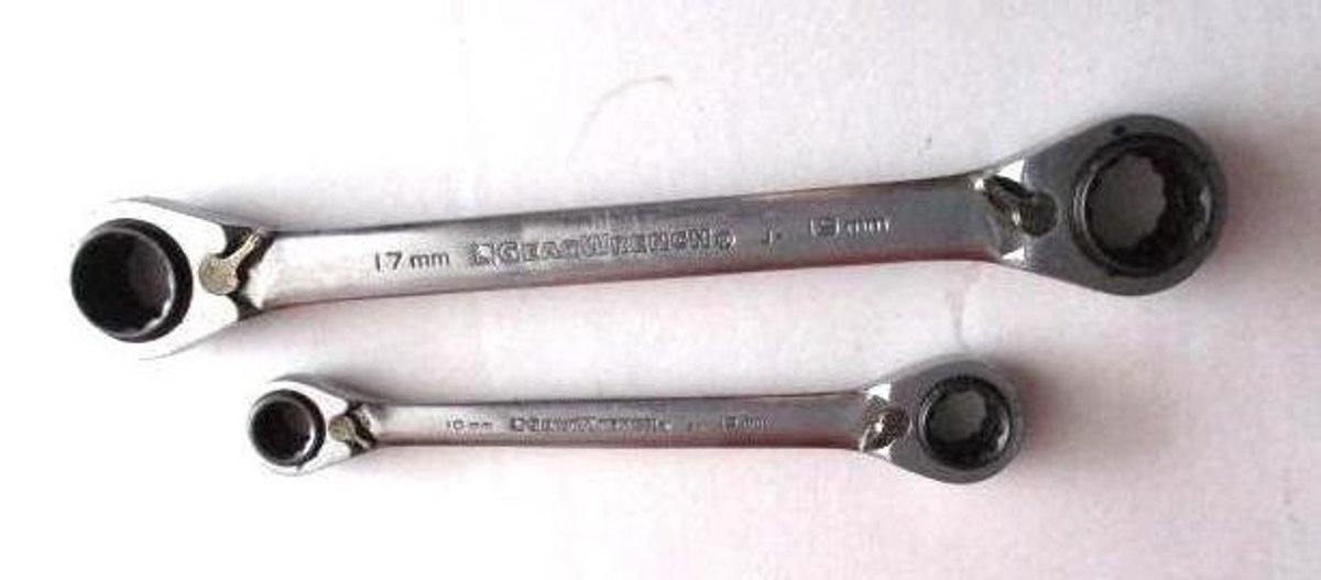 (2) Gear Wrench metric ratchet wrenches
