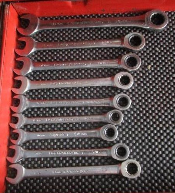 (9) Gear Wrench SAE & metric ratchet wrenches