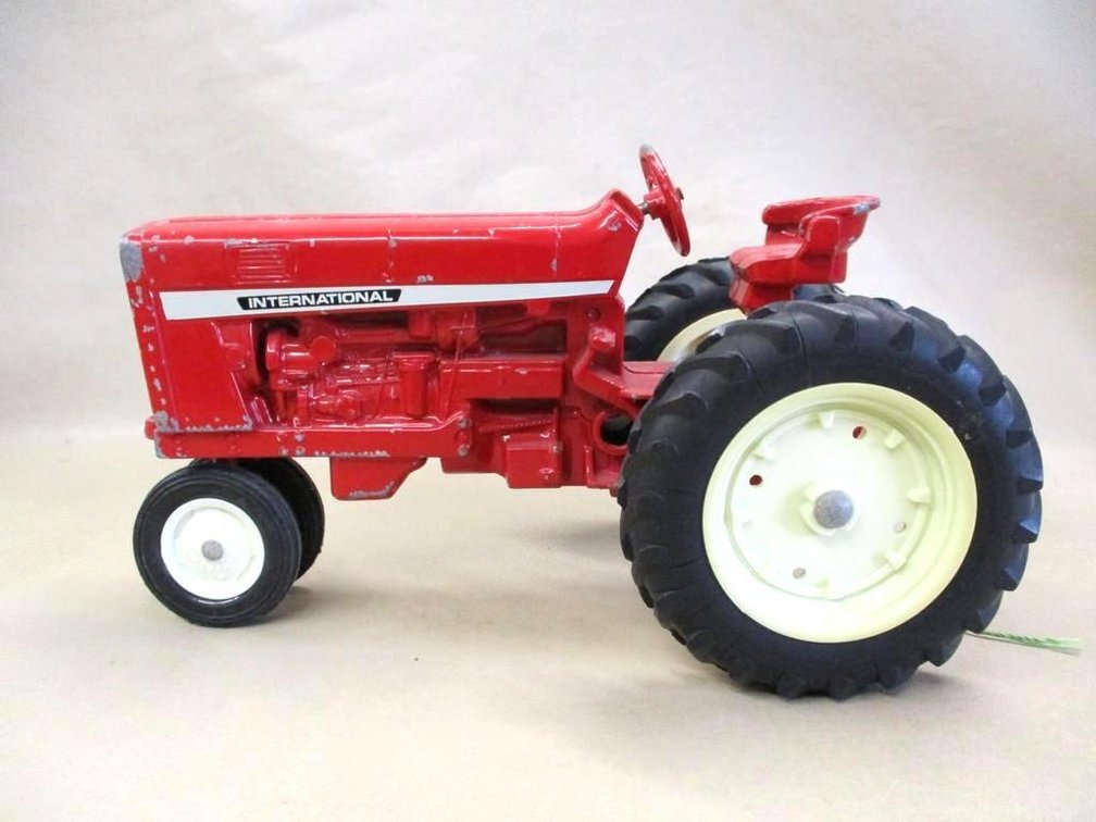 Ertl International narrow front tractor model