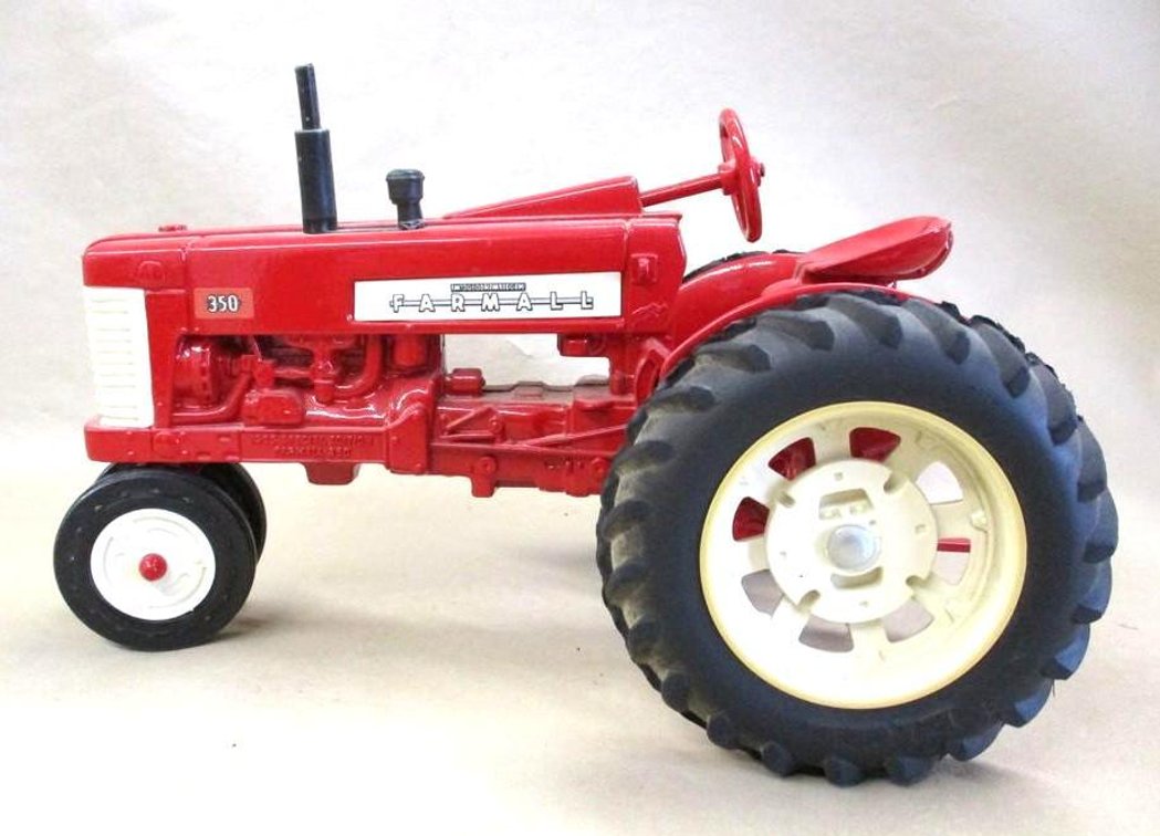 Ertl McCormick-Deering International Farmall 350 narrow front tractor model