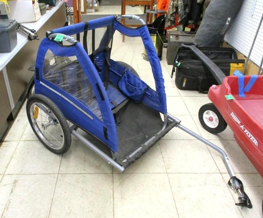 Pull behind bicycle child's cart