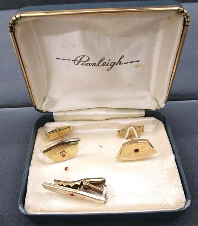 Pennleigh tie clip and cuff link set