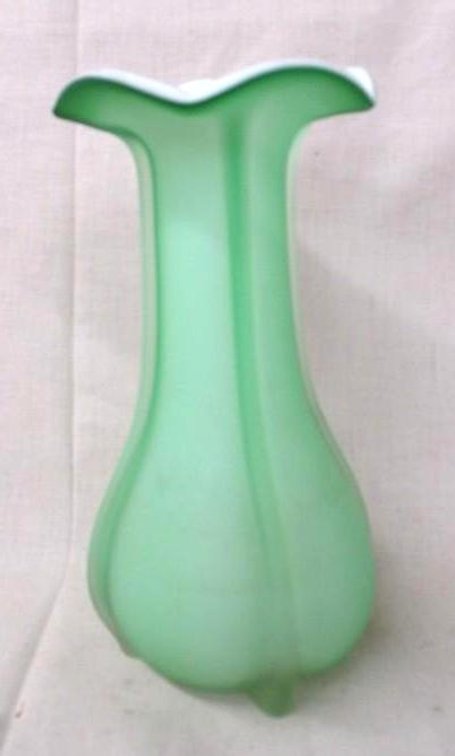 Green/white art glass scalloped edge vase