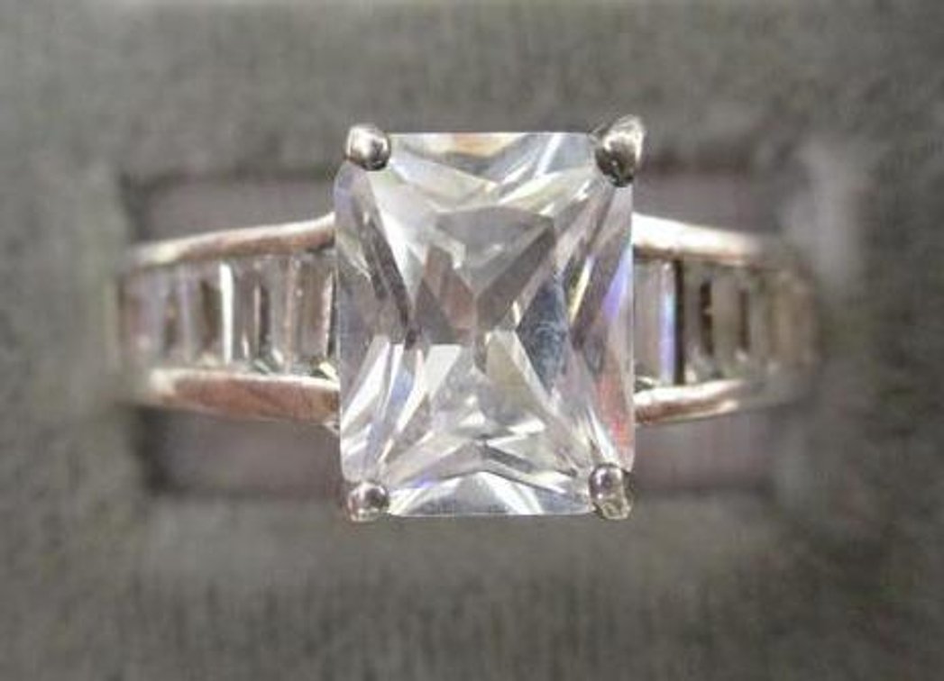 925 Sterling silver emerald cut clear crystal stone ring with side baguettes