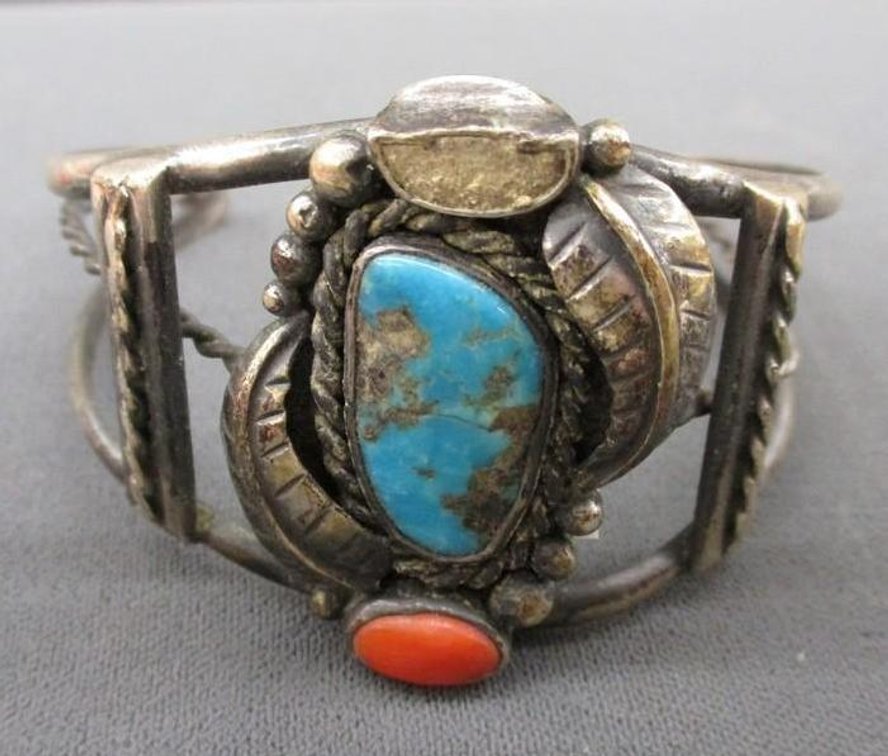 Silver tone turquoise accent cuff braclet