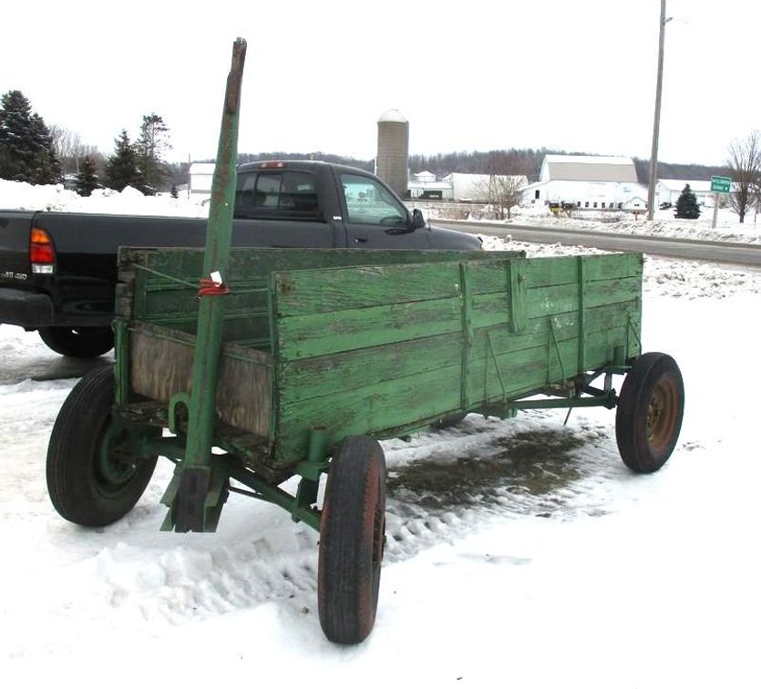 Antique 4-wheel wagon wit hwood box