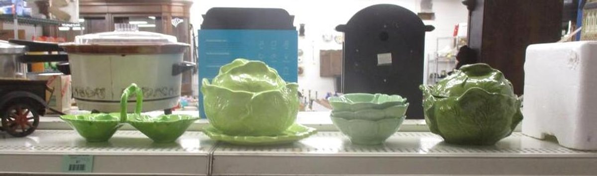 Porcelain cabbage style serving dishes
