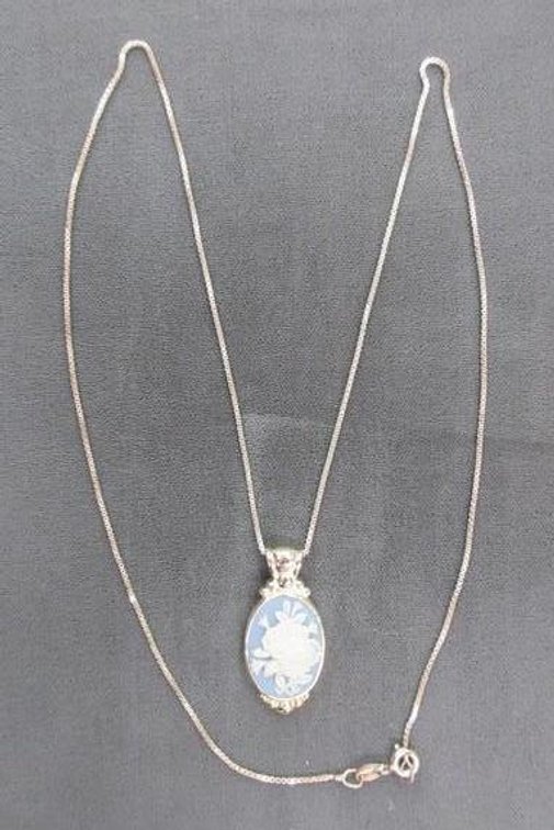 .925 Sterling silver necklace and rose cameo