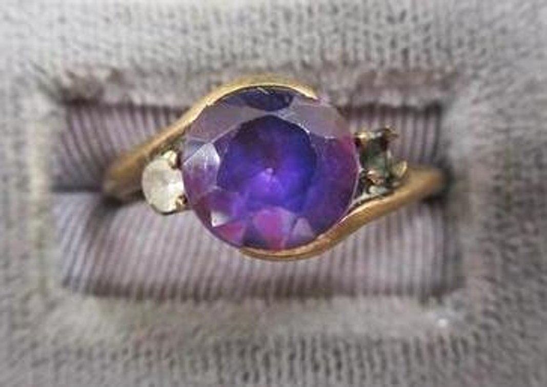 10K Gold vintage lady's ring