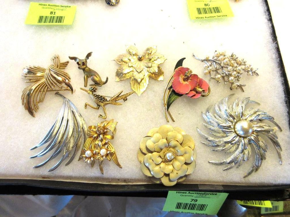 (10) Vintage broaches