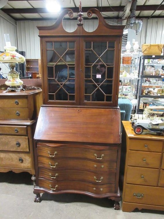 Two piece hutch