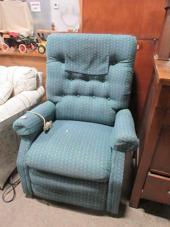 Electric lift upholstered chair