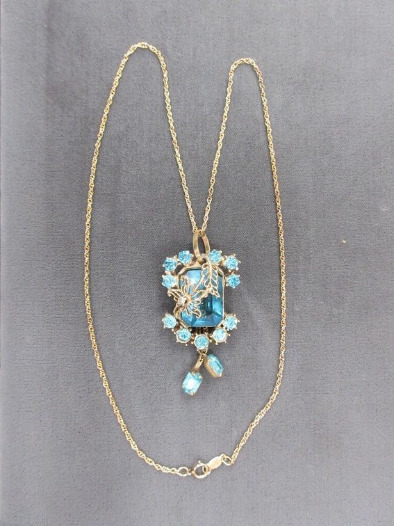 Vintage teal crystal stone necklace