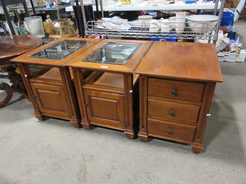 (3) Matching side tables