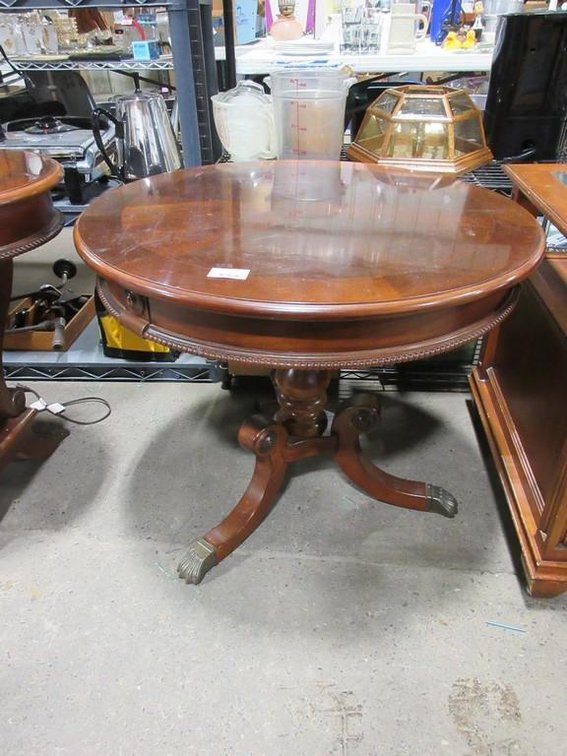 Round wooden side pedestal table