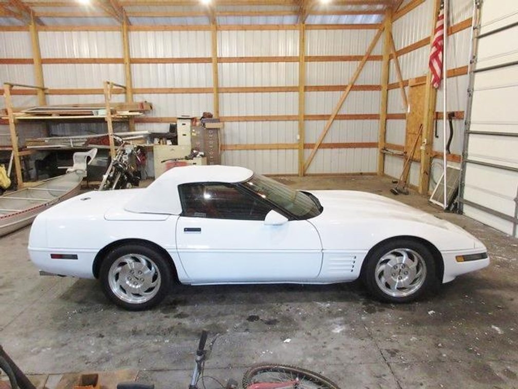 1994 Chevrolet Corvette Convertible (runs & drives, salvage title)