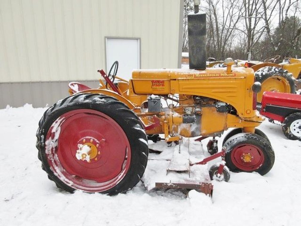 1947 Minneapolis Moline RTU gas tractor (runs & drives)