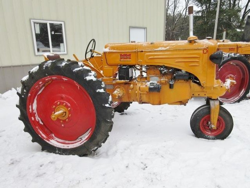 1946 Minneapolis Moline RTN gas tractor (runs & drives)