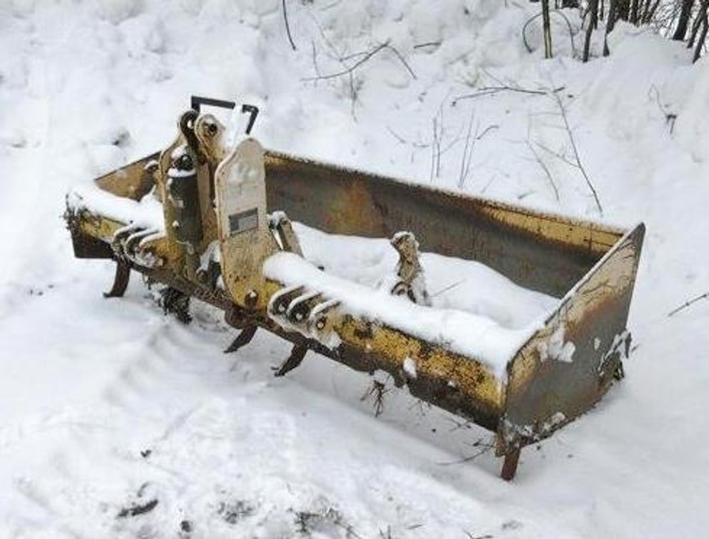 Gannon Woods 3pt box blade with hydraulic teeth bar