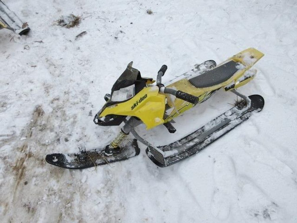 Ski Doo 800R sled