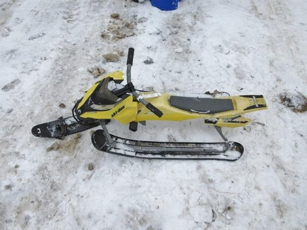 Ski Doo 800R sled