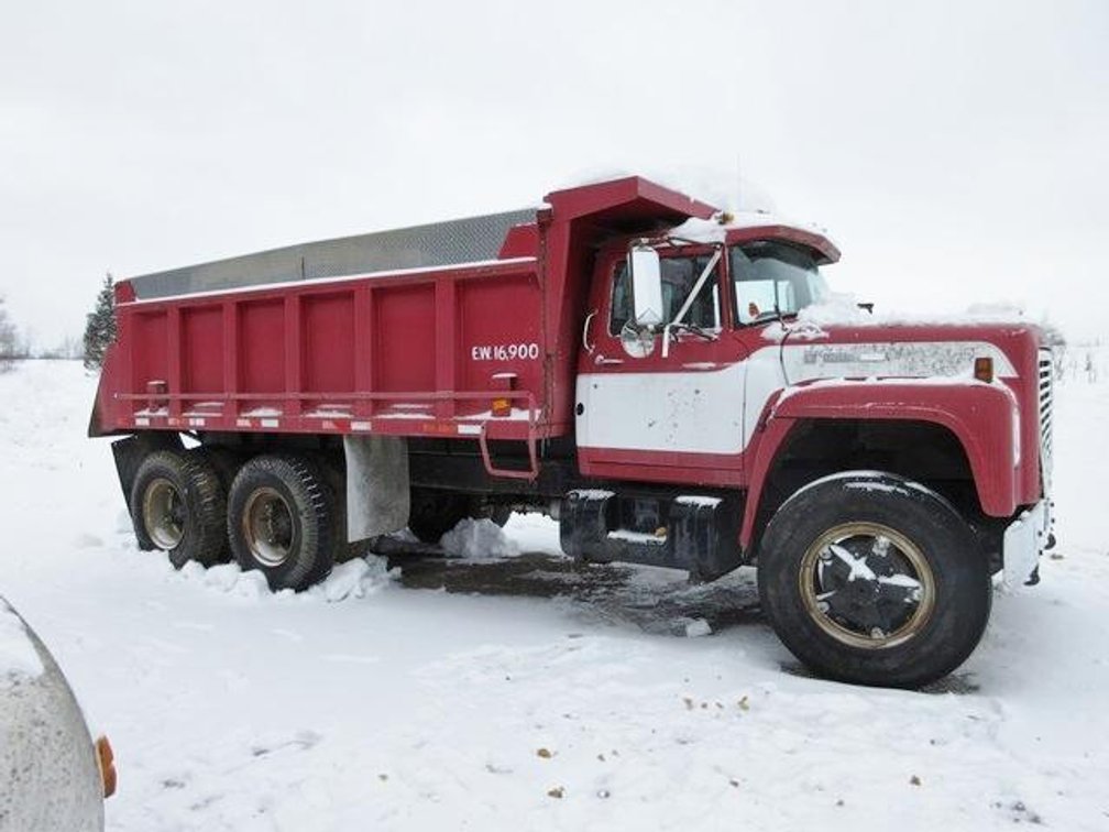 1978 International loadstar, 1800 dump truck (does not run)