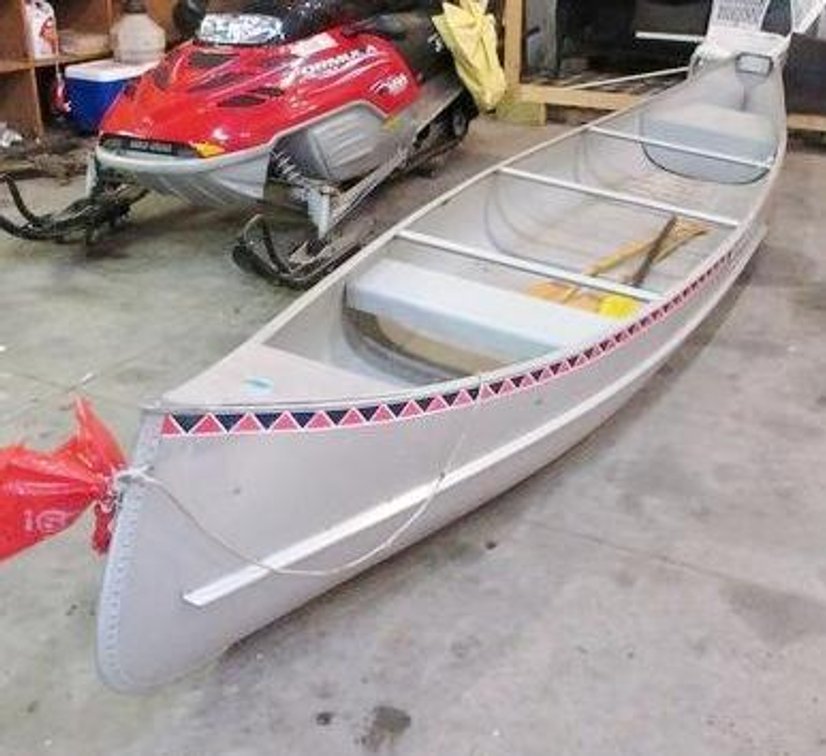 Alumacraft 17ft canoe (no registration)