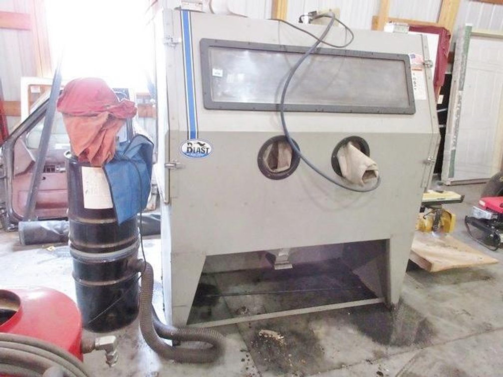 Skat Blast blasting cabinet