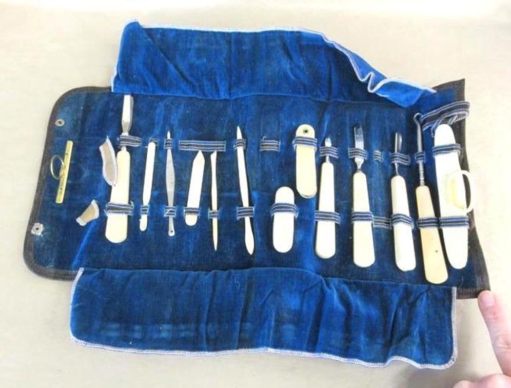 Vintage manicure set