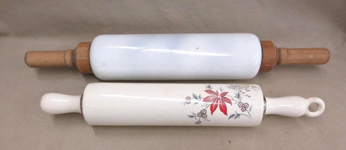 (2) Antique rolling pins