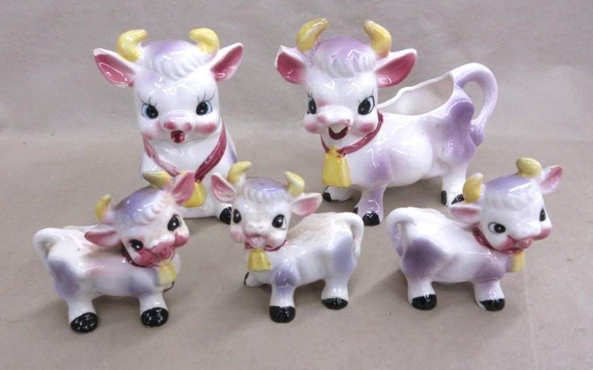 Vintage porcelain cow set