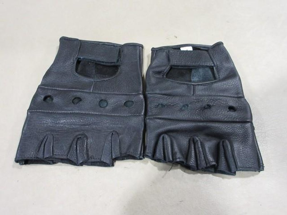 Black leather fingerless gloves