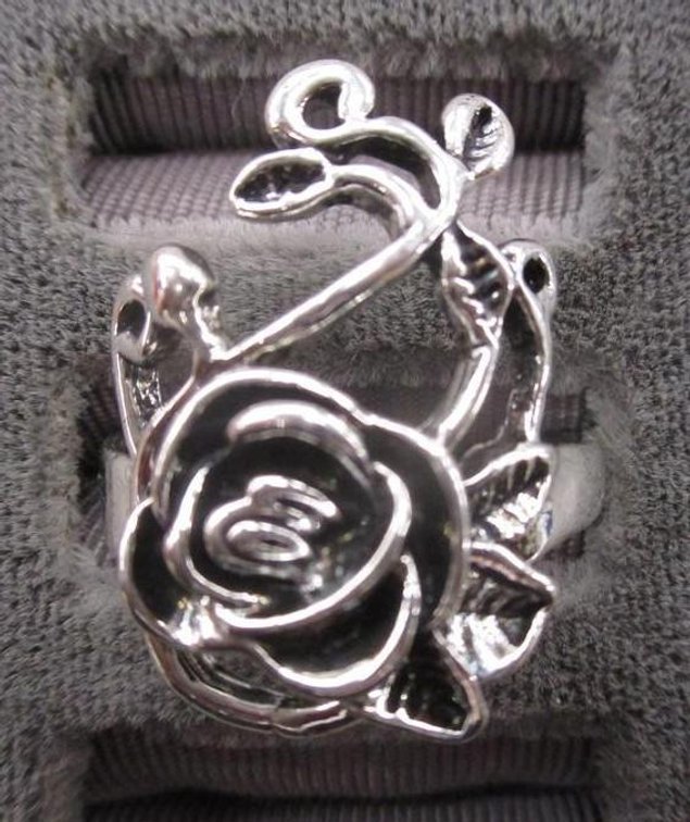 925 marked flower ring