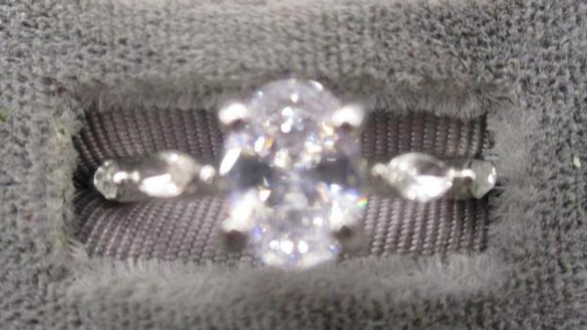S925 marked brilliant oval cut cz stone solitaire ring