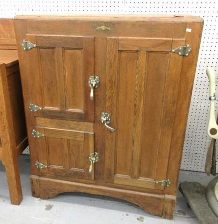 Herrick Waterloo Iowa oak ice chest