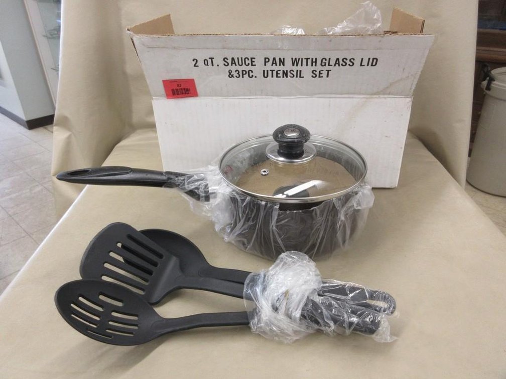 2 qt sauce pan with glass lid and 3 pc utensil set