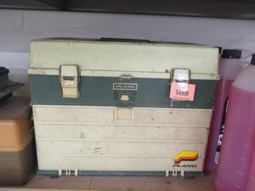 Plano plastic tackle box