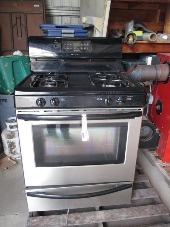 Frigidaire Gallery Series natural gas stove