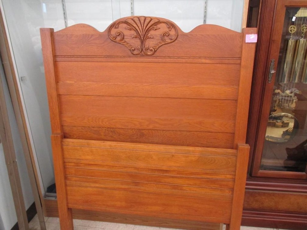 Twin oak bed